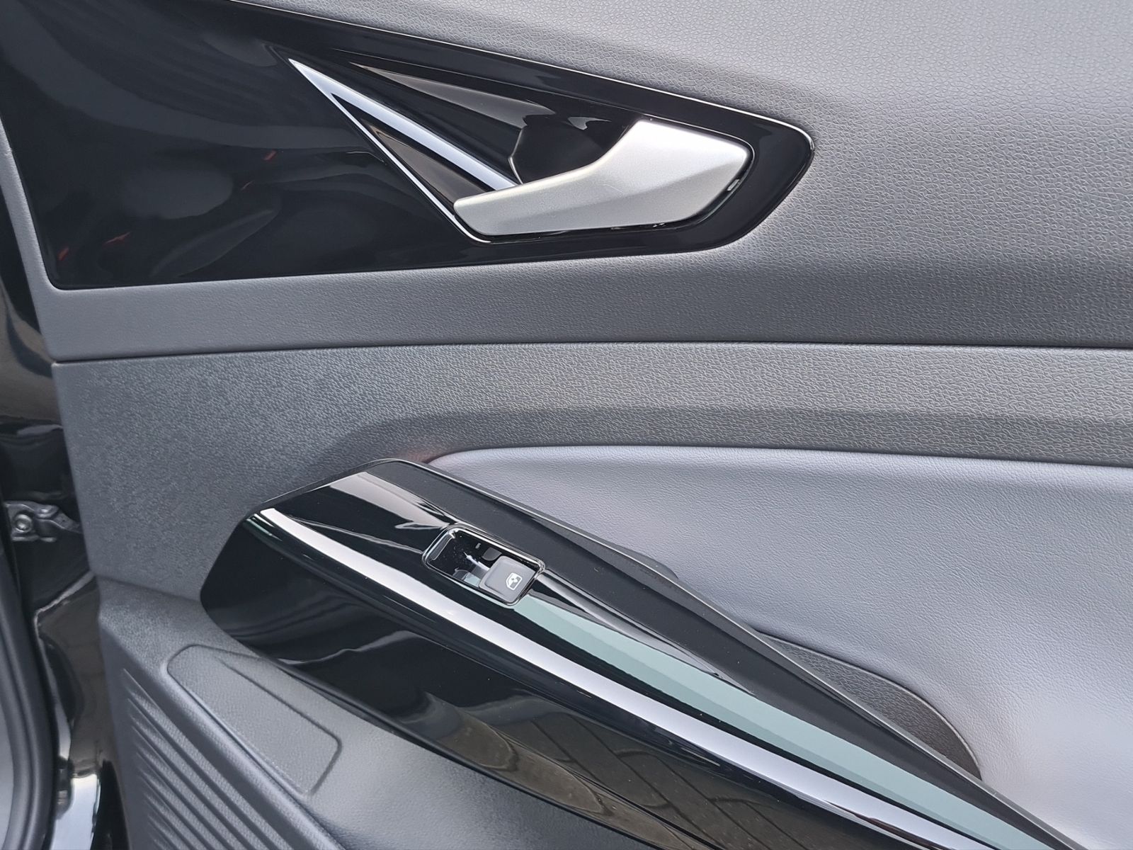 Volkswagen ID.4 Pure electric +1,49%+NAVI+WÄRMEP+MATRIX+SHZ foto 14