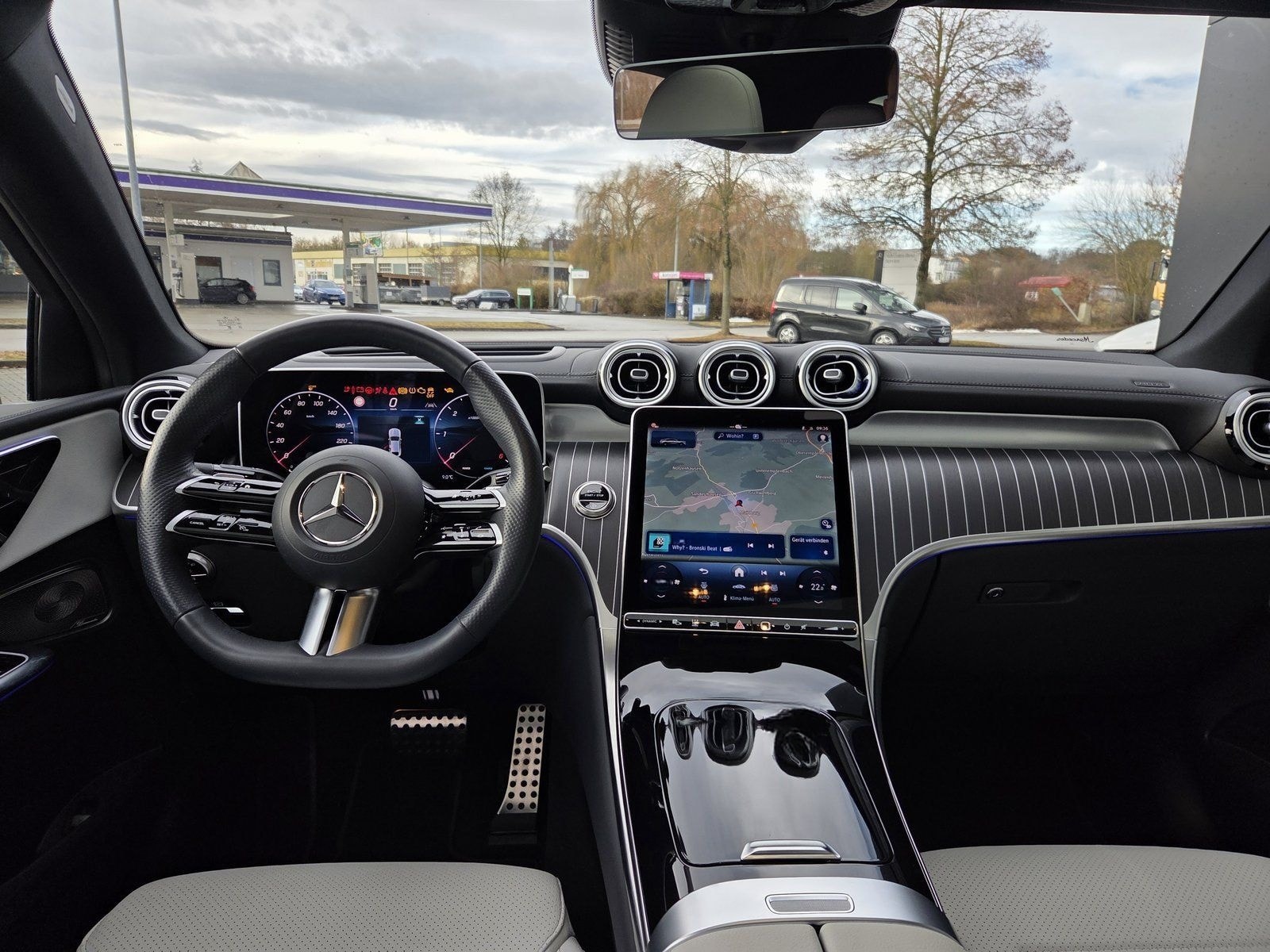 Mercedes-Benz GLC 300 d 4M AMG*AIRMATIC*AHK*PANO*DISTR*STHZ* foto 12