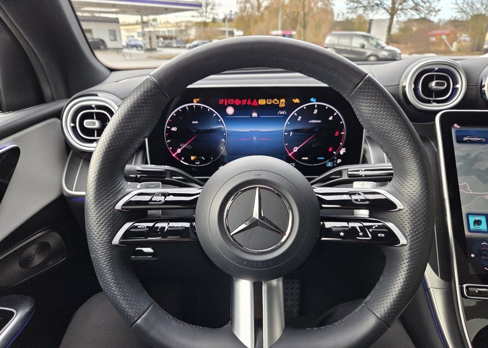 Mercedes-Benz GLC 300 d 4M AMG*AIRMATIC*AHK*PANO*DISTR*STHZ* foto 18