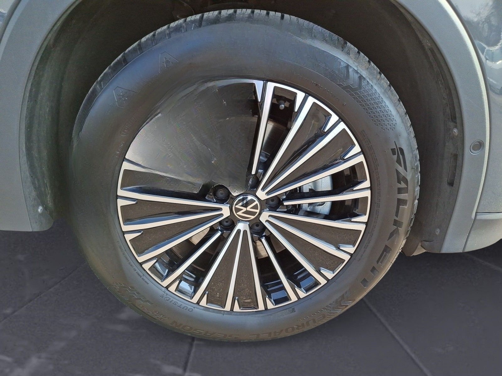 Volkswagen Tiguan 2.0 TDI SCR DSG Life AHK TrailerAssist LE foto 12