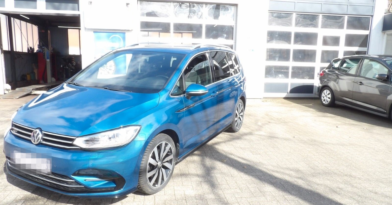 Volkswagen Touran Highline-R-Line *DSG*AHK*Navi*SHZ* foto 2