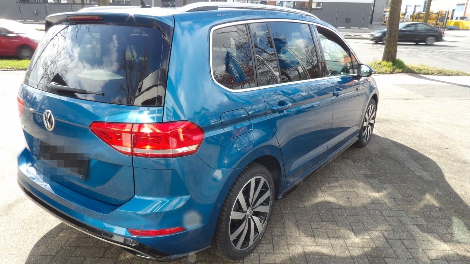 Volkswagen Touran Highline-R-Line *DSG*AHK*Navi*SHZ* foto 23