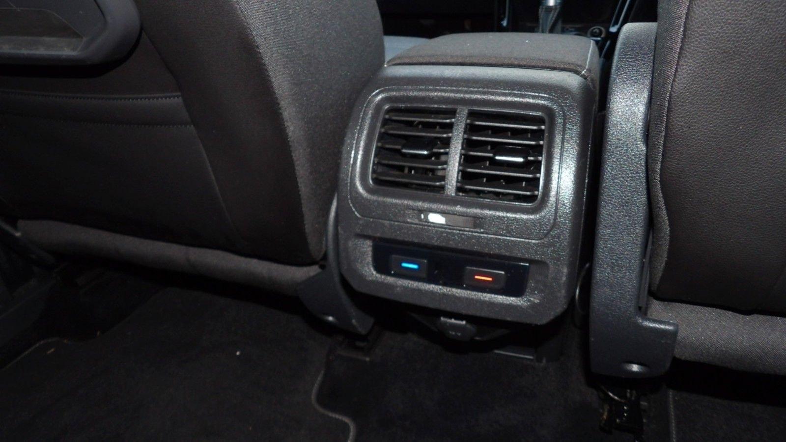 Volkswagen Touran Highline-R-Line *DSG*AHK*Navi*SHZ* foto 5