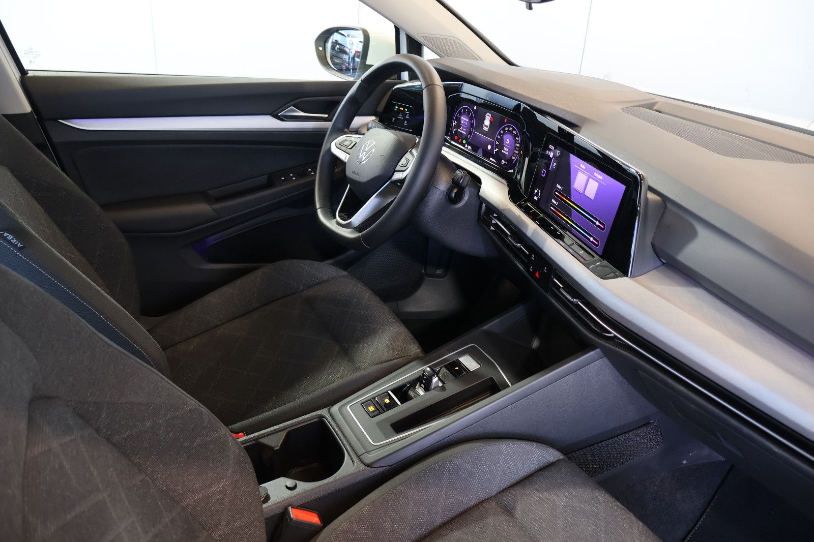 Volkswagen Golf VIII Var. Life 1.5 eTSI AID+ACC+LED+AHK foto 13