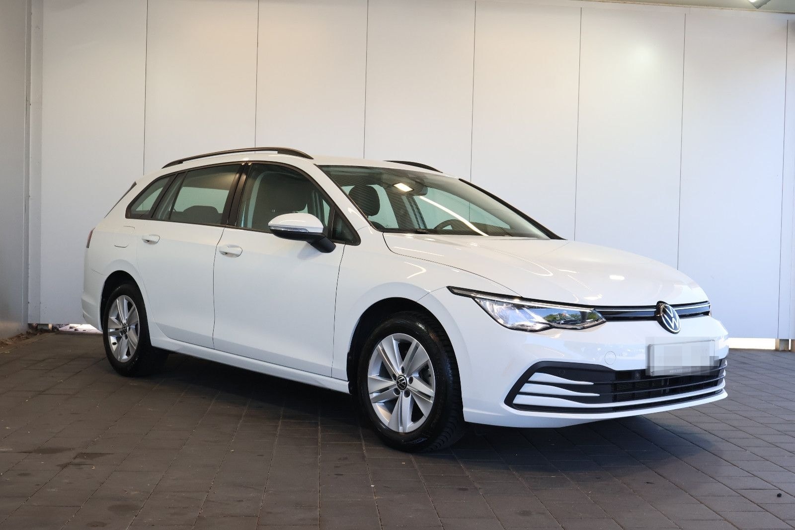 Volkswagen Golf VIII Var. Life 1.5 eTSI AID+ACC+LED+AHK foto 3