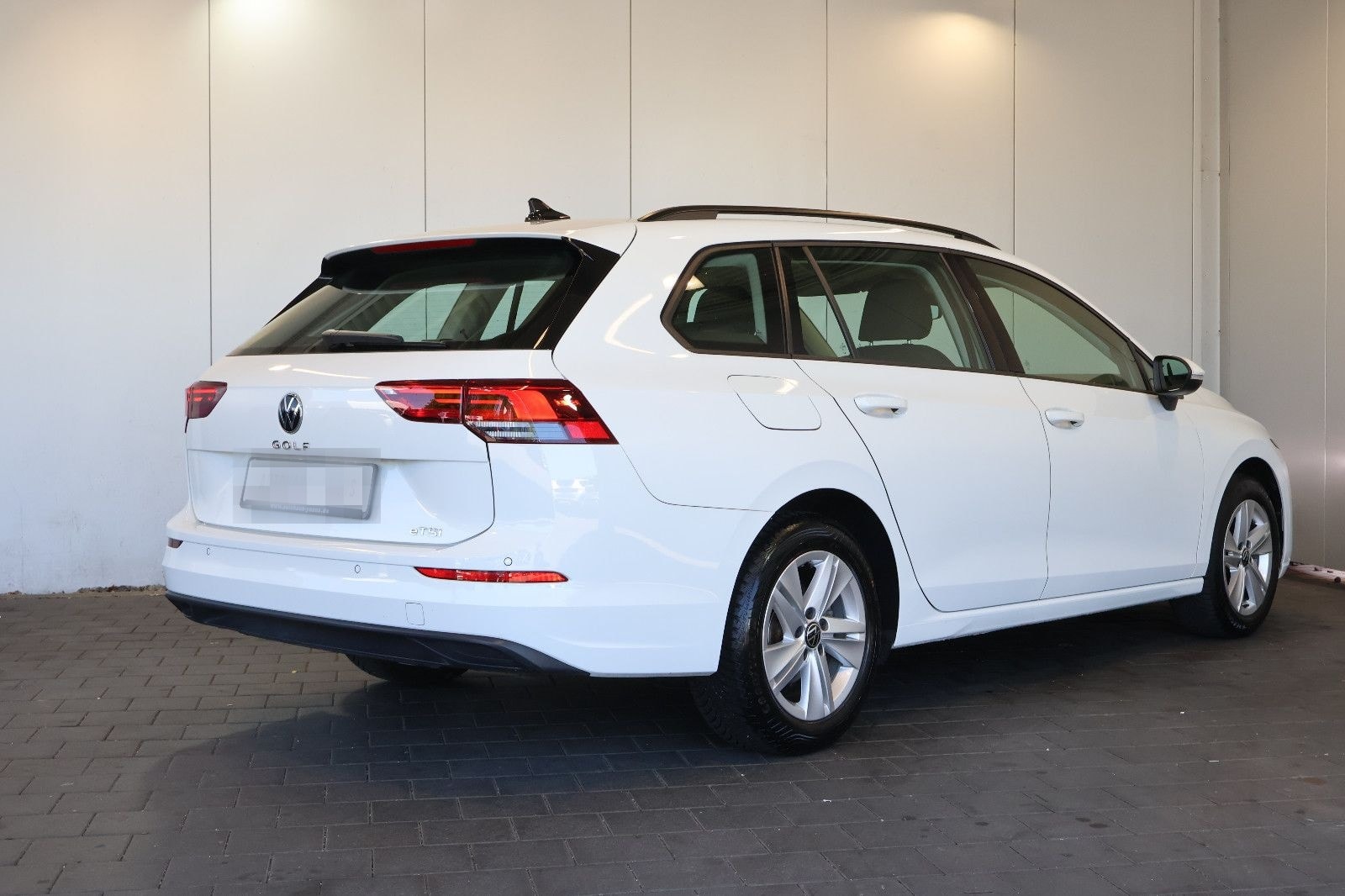 Volkswagen Golf VIII Var. Life 1.5 eTSI AID+ACC+LED+AHK foto 4