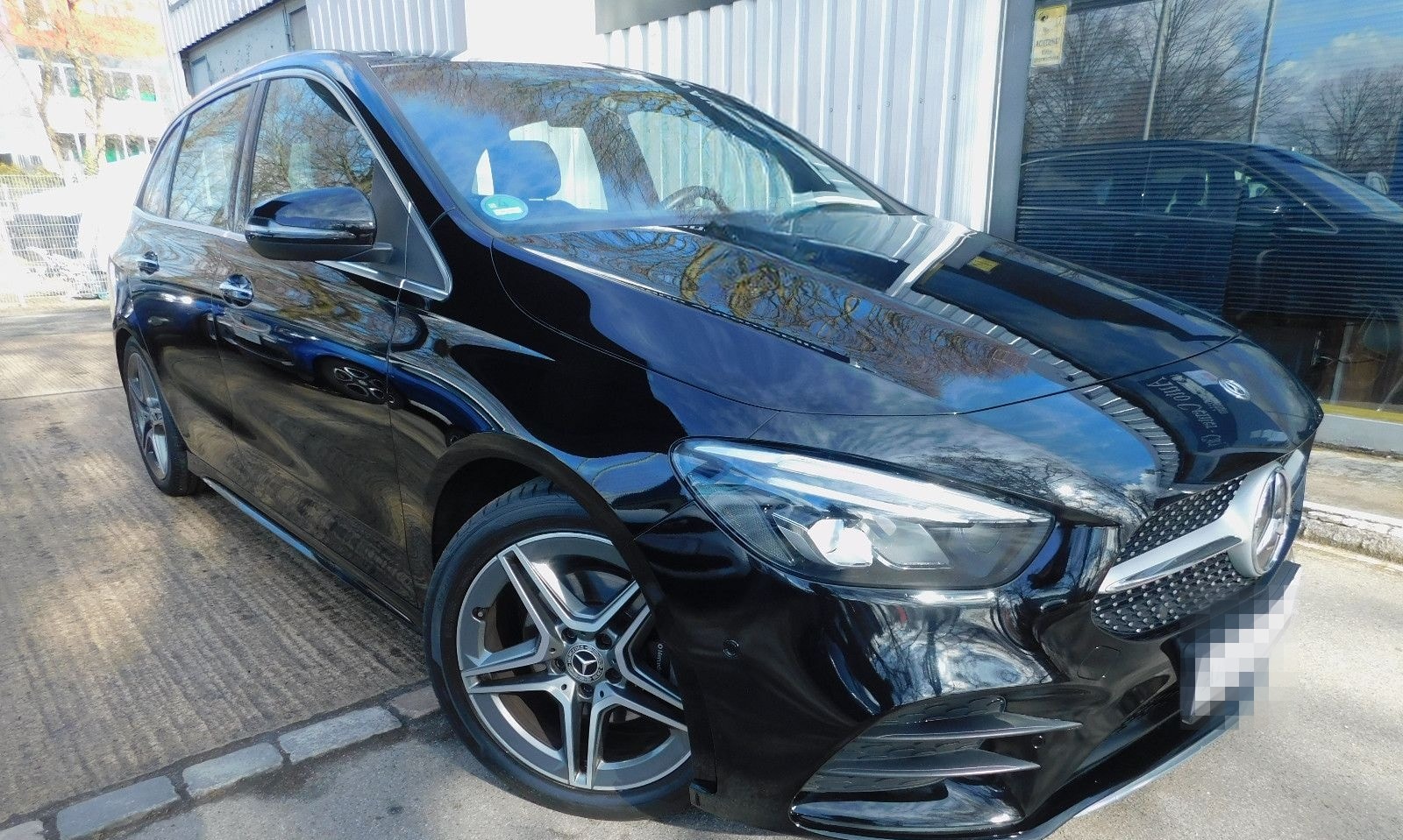 Mercedes-Benz B 200 7G AMG Navi AHK Panorama Kamera LED Leder foto 1
