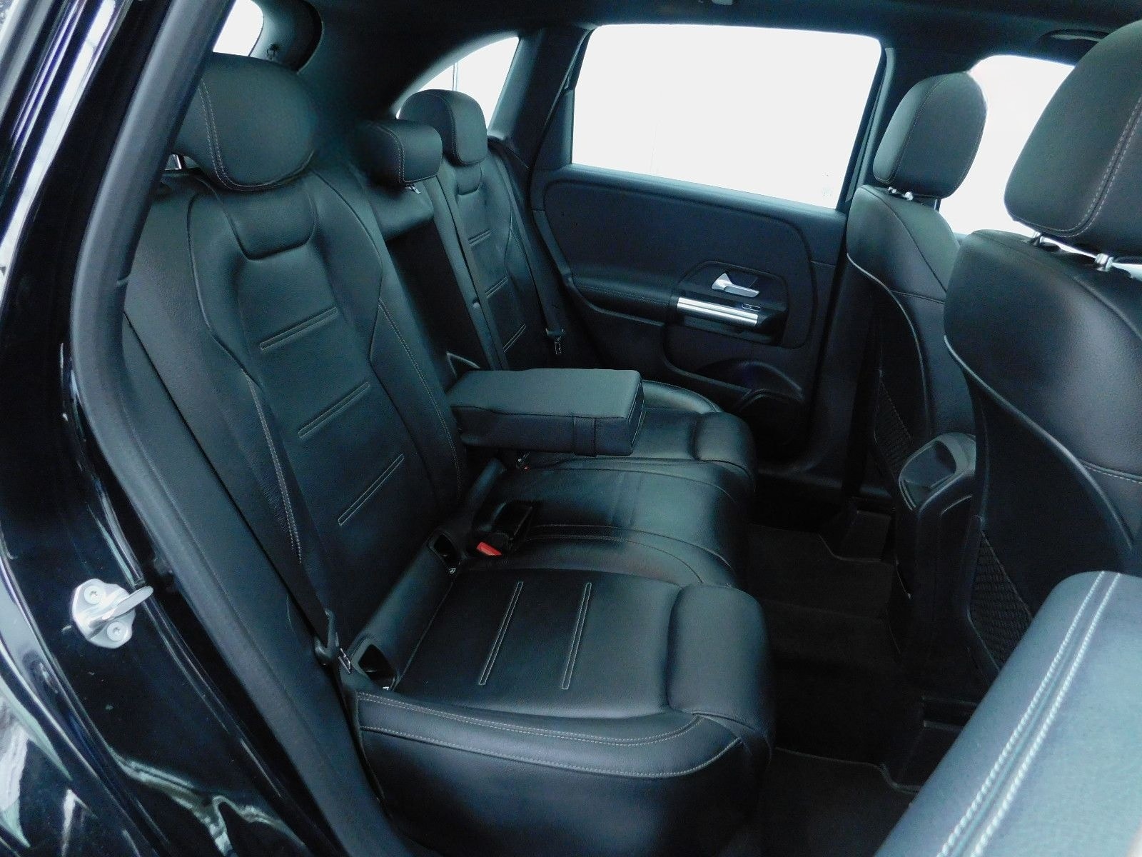 Mercedes-Benz B 200 7G AMG Navi AHK Panorama Kamera LED Leder foto 18