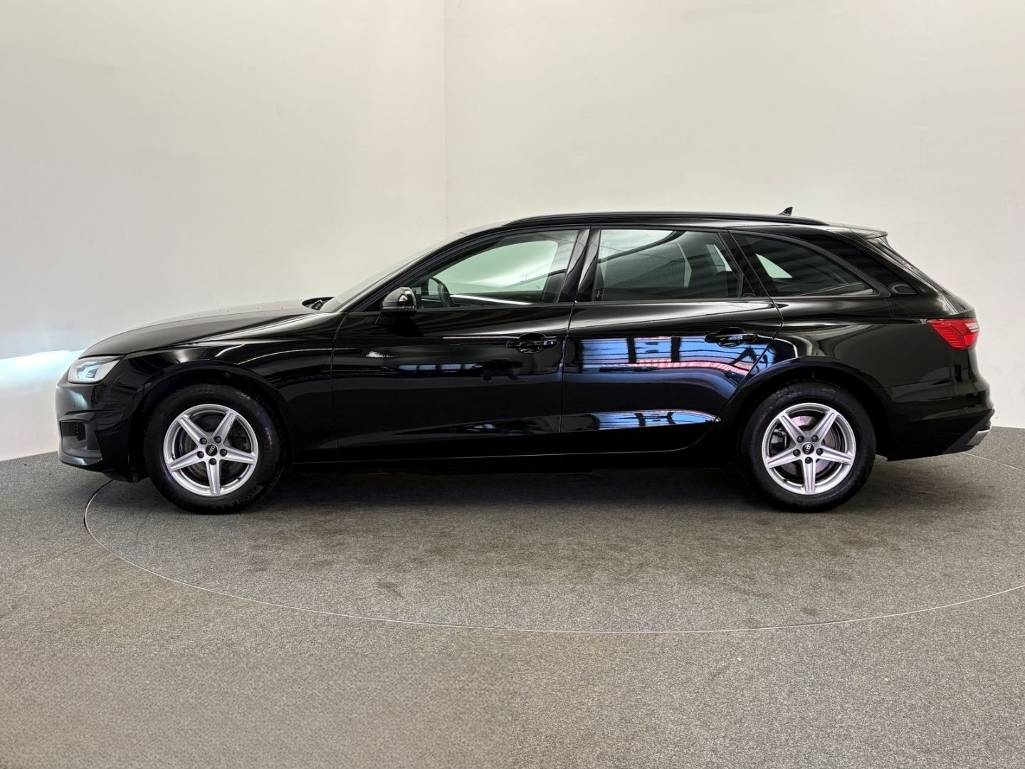 Audi A4 Avant 35 TDI S tronic AHK NAVI ACC 16 PDC DAB foto 4