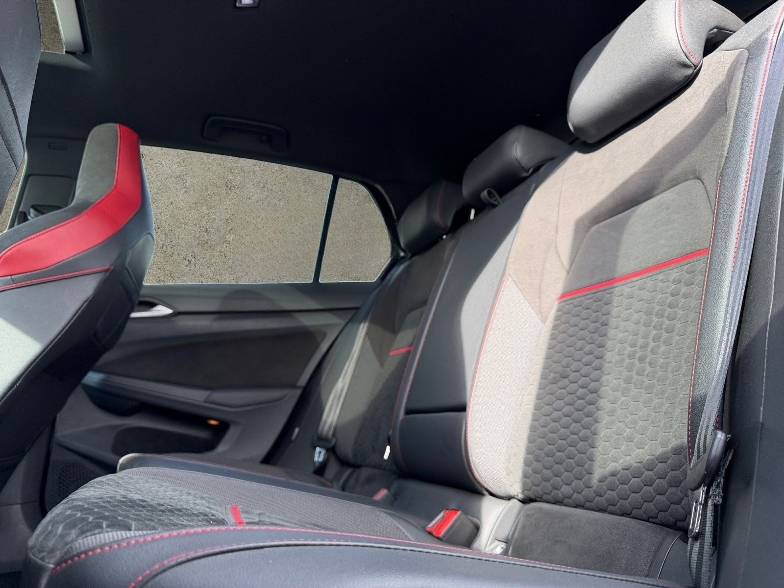 Volkswagen Golf VIII Lim. GTI Clubsport *RFK*NAVI*HU-D*PANO foto 11