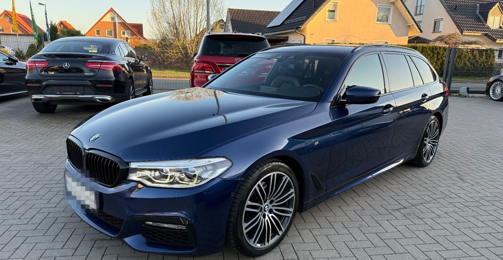 BMW 520d Touring G31 M Sportpaket-LED-Leder-19LM-AHK foto 1