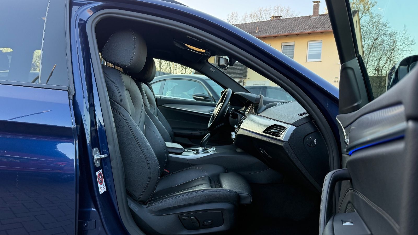 BMW 520d Touring G31 M Sportpaket-LED-Leder-19LM-AHK foto 10