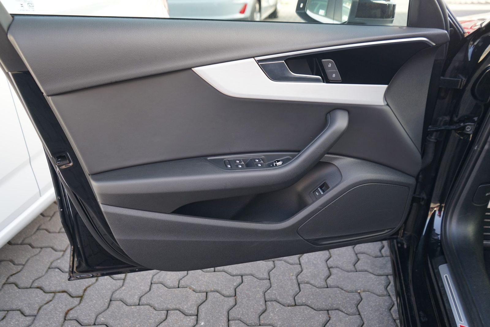 Audi A4 Avant 40 TDI S-Line quattro Aut. LED ACC Navi foto 14