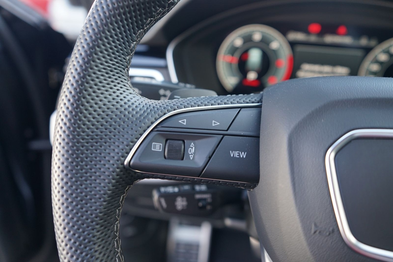 Audi A4 Avant 40 TDI S-Line quattro Aut. LED ACC Navi foto 24