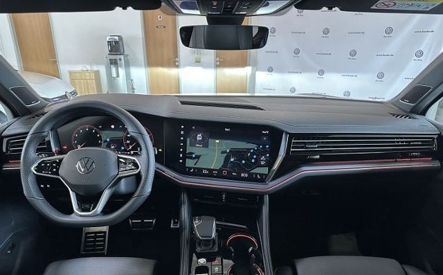 Volkswagen Touareg R-Line 3.0 V6 TSI 4M *STHZ,PANORAMA,AHK, foto 19