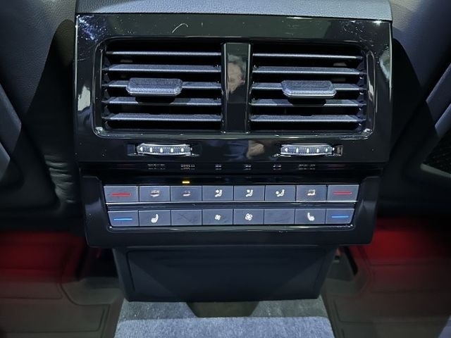 Volkswagen Touareg R-Line 3.0 V6 TSI 4M *STHZ,PANORAMA,AHK, foto 21