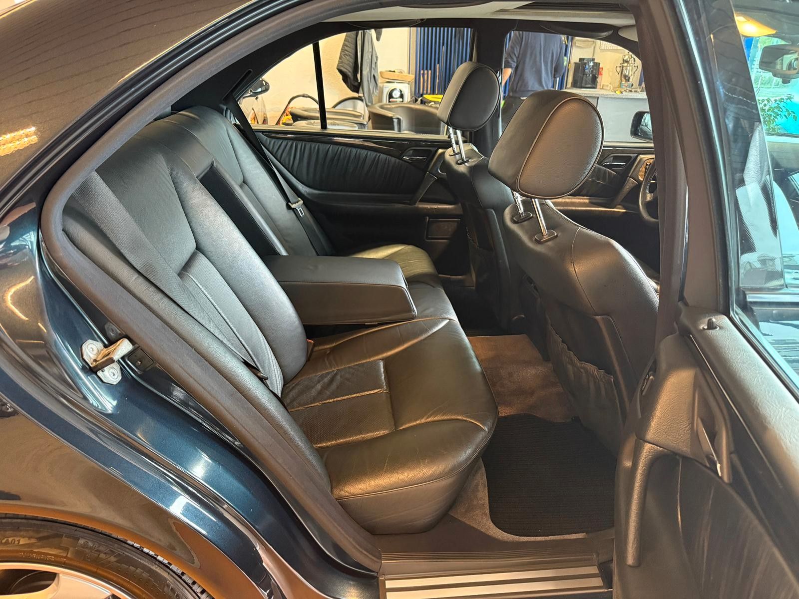 Mercedes-Benz E 420 AVANTGARDE / Vollausstattung / MB Historie foto 11