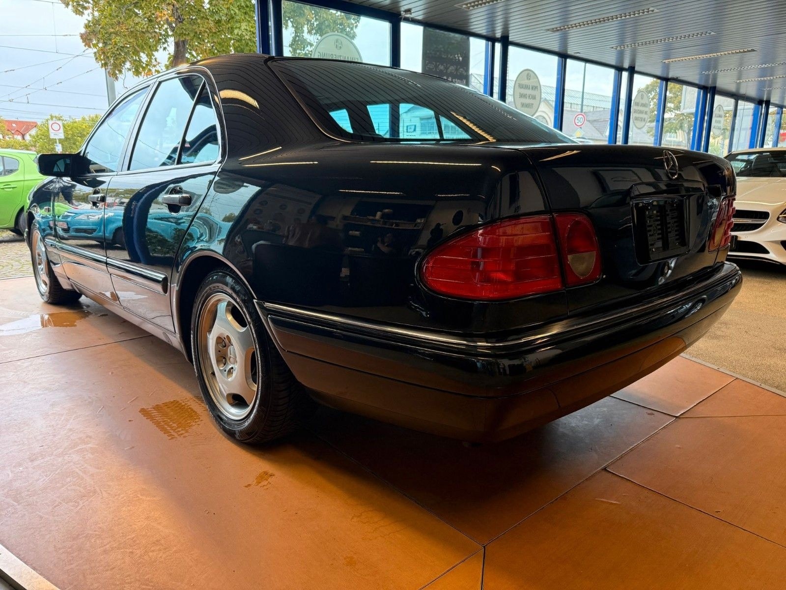 Mercedes-Benz E 420 AVANTGARDE / Vollausstattung / MB Historie foto 3
