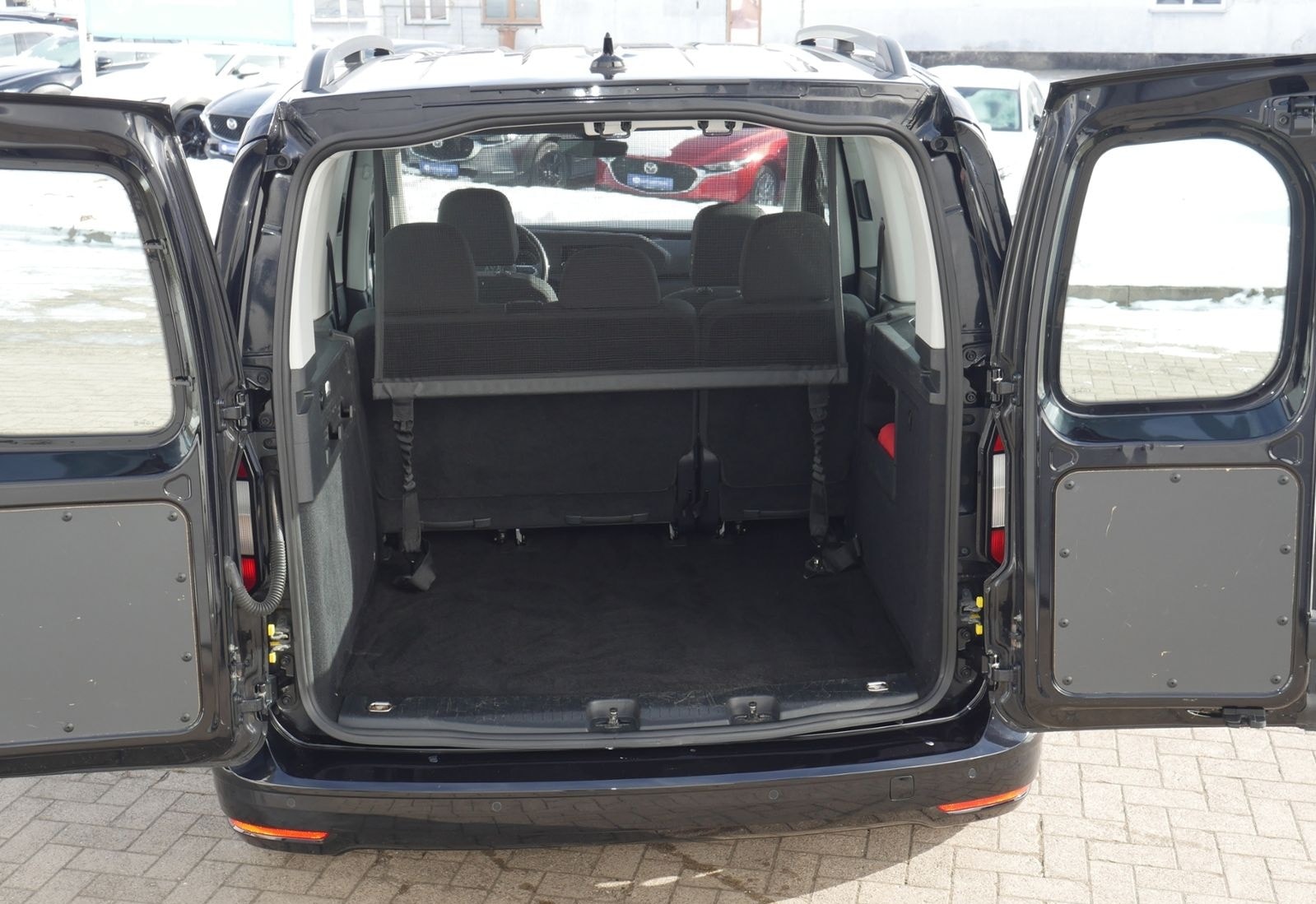 Volkswagen Caddy 2.0 TDI Life DSG TEMPOMAT SITZHZG RFK APP- foto 14