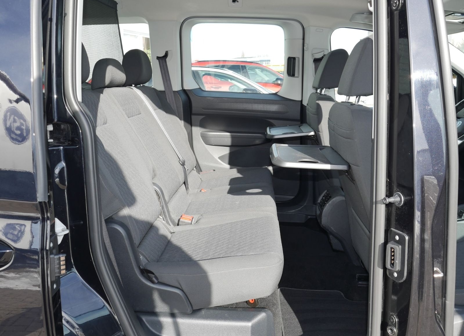 Volkswagen Caddy 2.0 TDI Life DSG TEMPOMAT SITZHZG RFK APP- foto 5