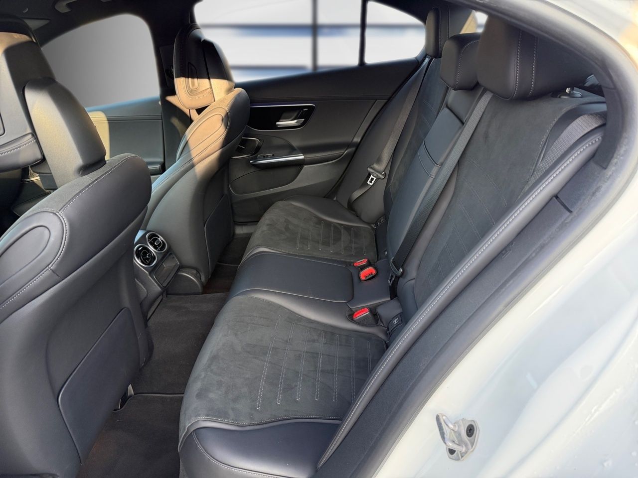 Mercedes-Benz C 300 AMG+NIGHT+AMBIENTE+TOTWINKEL+LED+ foto 6