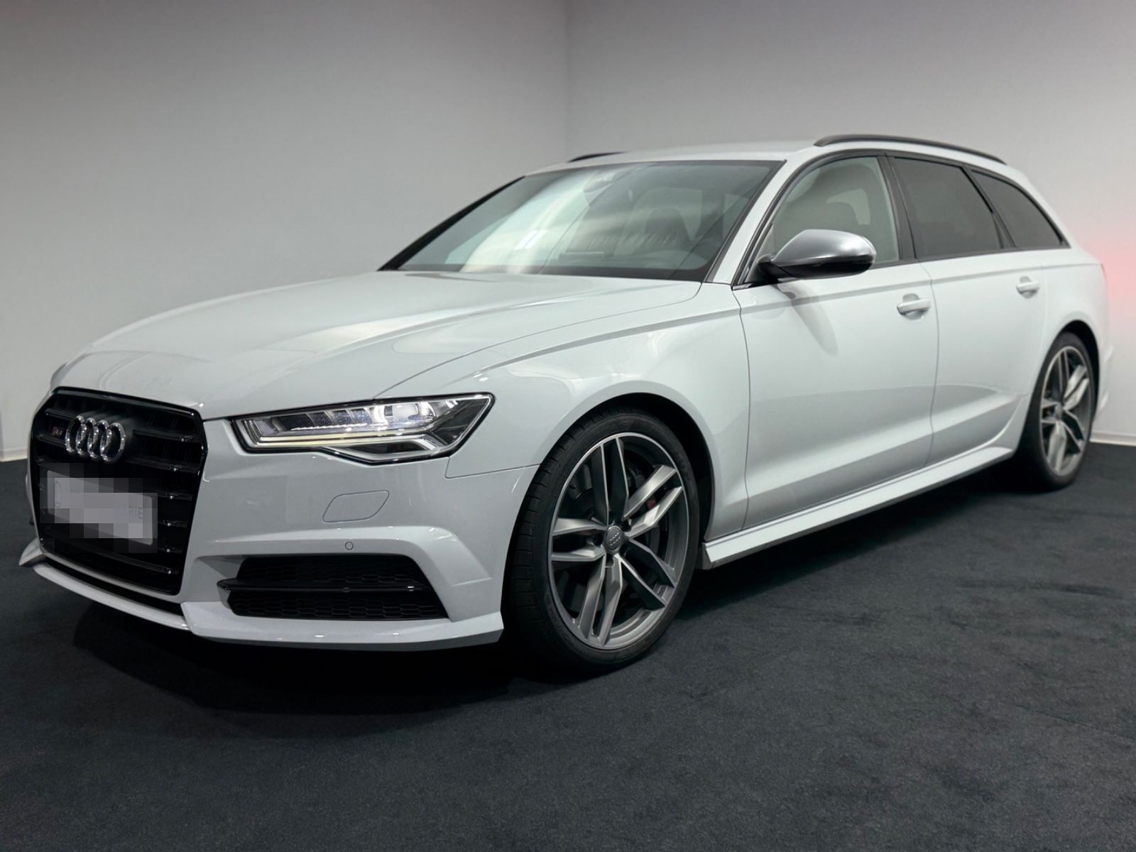 Audi S6 Avant 4.0 TFSI quattro foto 1