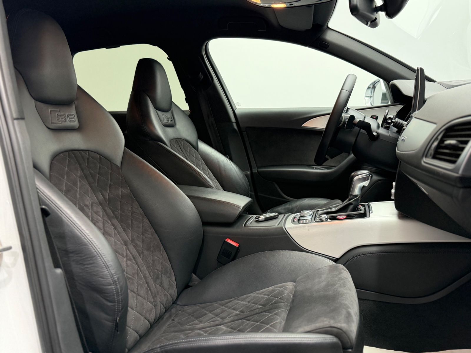 Audi S6 Avant 4.0 TFSI quattro foto 12