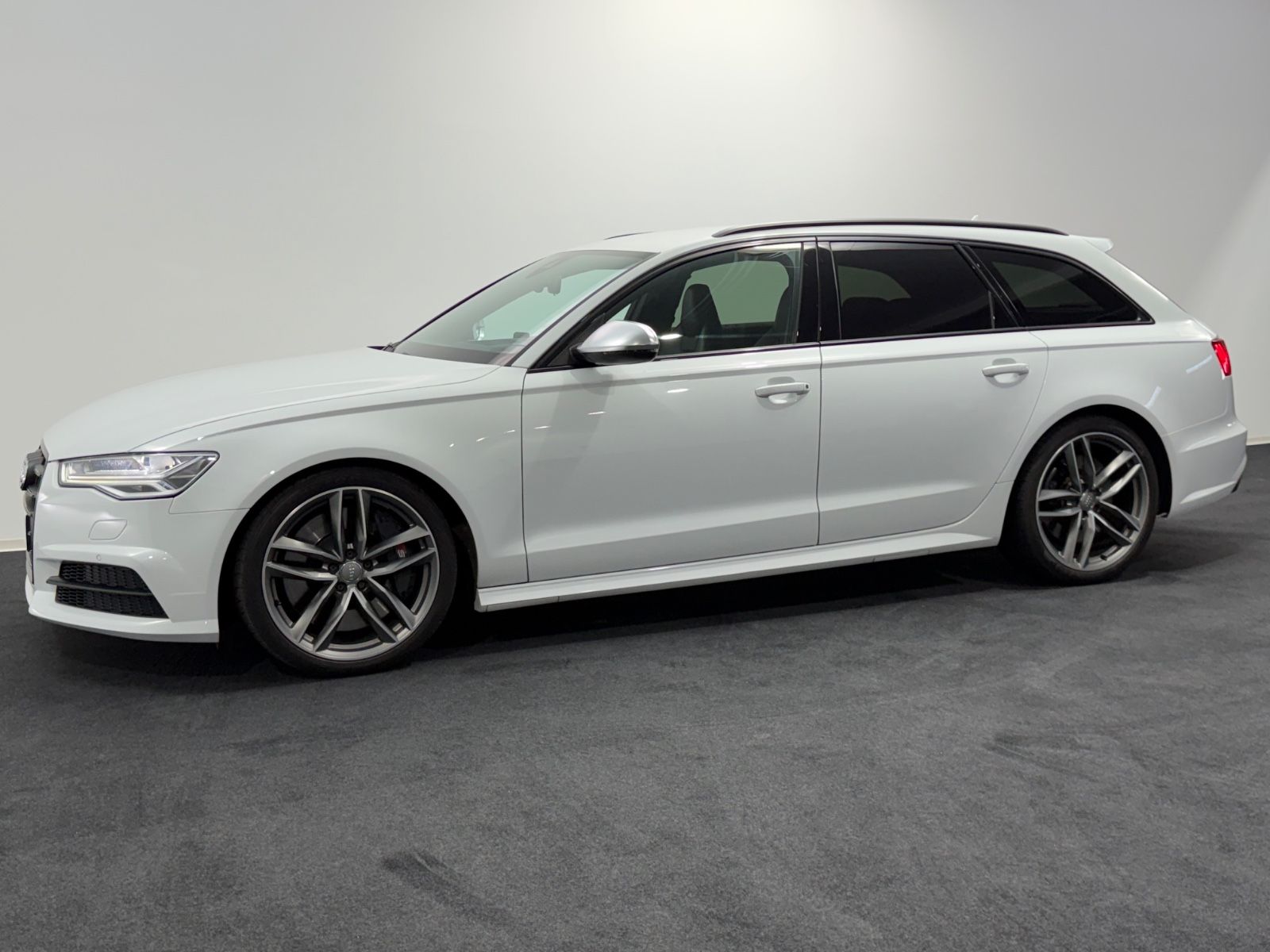 Audi S6 Avant 4.0 TFSI quattro foto 17