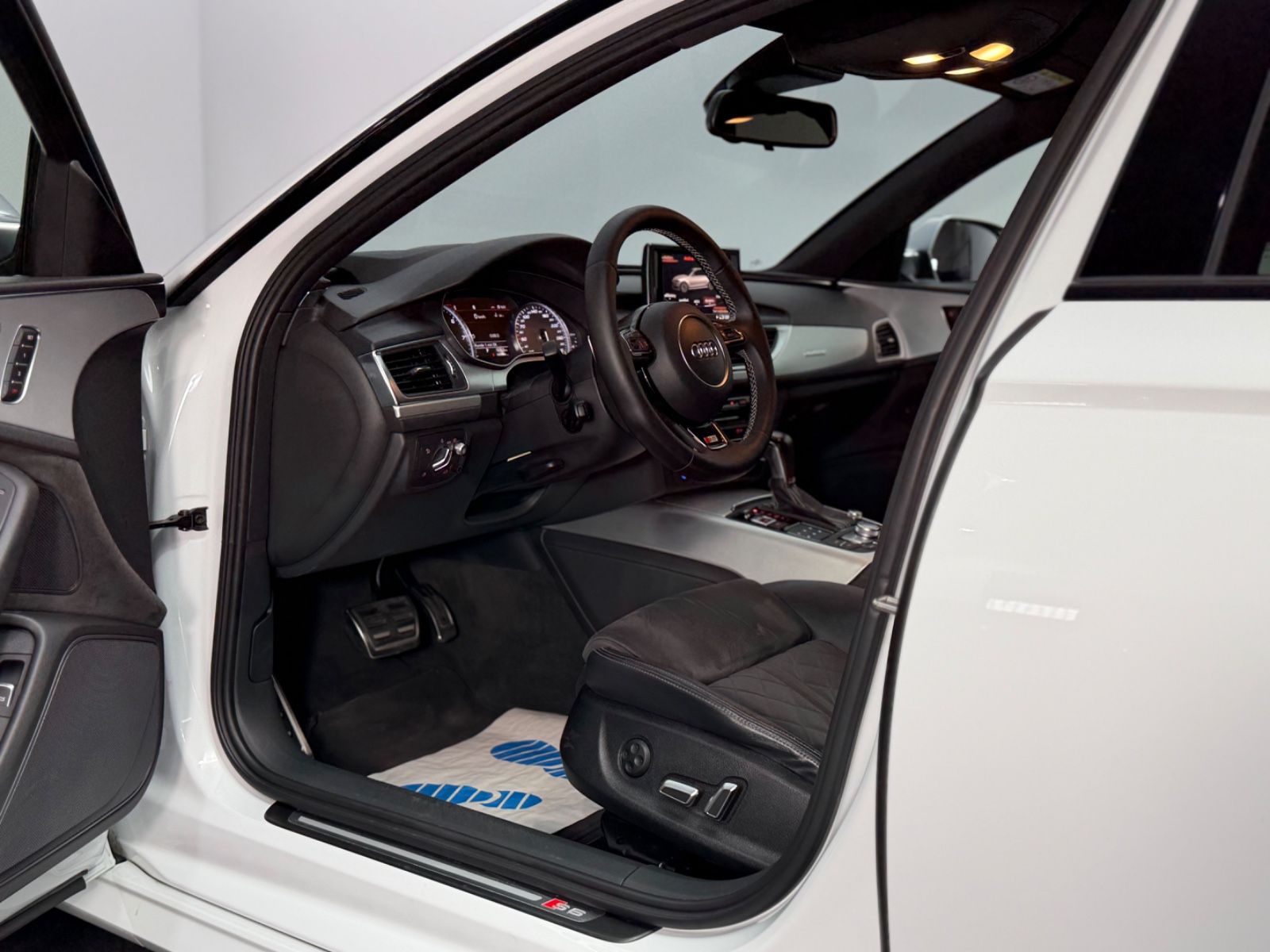 Audi S6 Avant 4.0 TFSI quattro foto 23