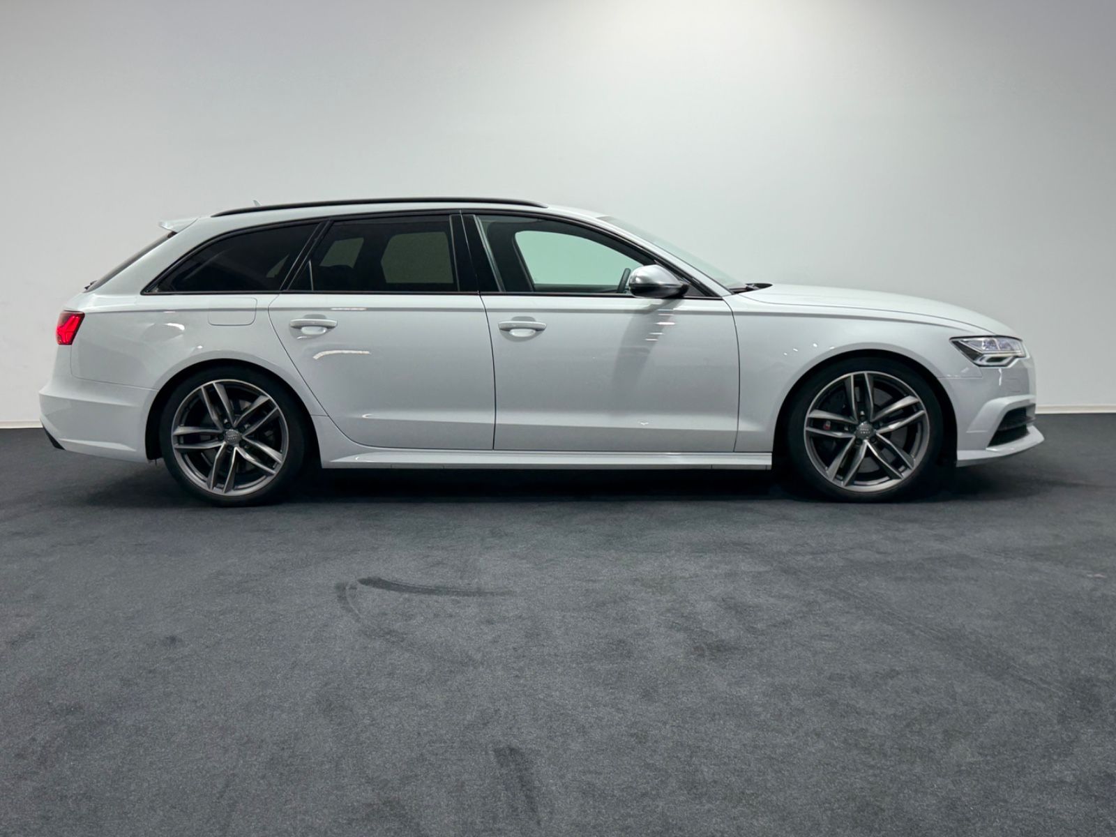 Audi S6 Avant 4.0 TFSI quattro foto 9