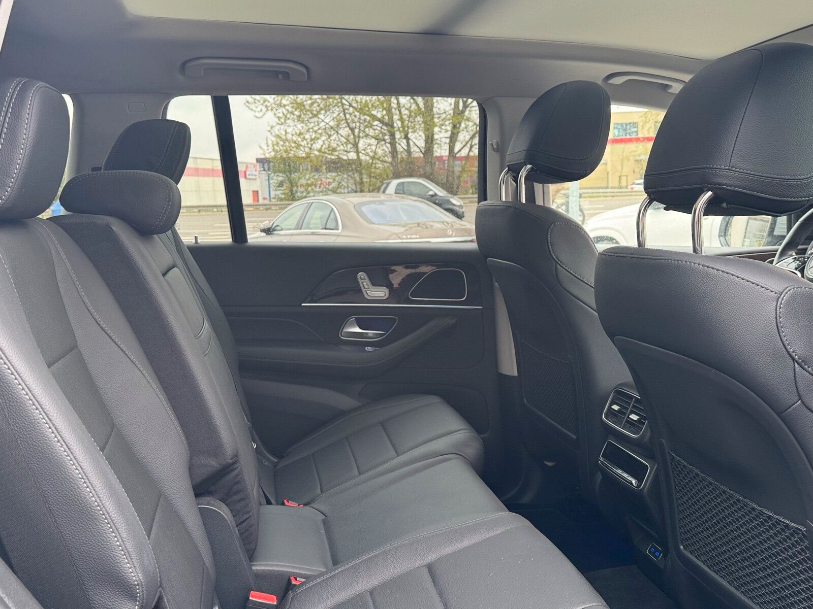 Mercedes-Benz GLS 350 d 4MATIC Distro Pano AHK Akustik 21 Zoll foto 18