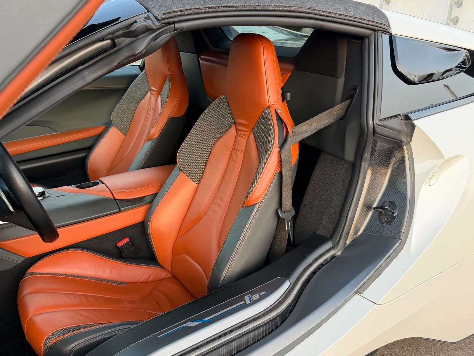 BMW i8 Roadster foto 14