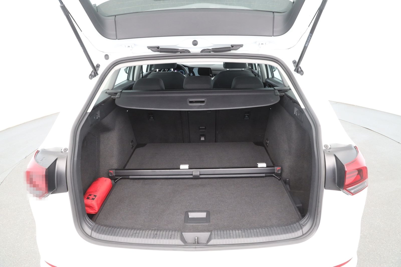 Volkswagen Golf VIII Variant 2.0 TDI DSG Life | NAVI | ACC foto 11