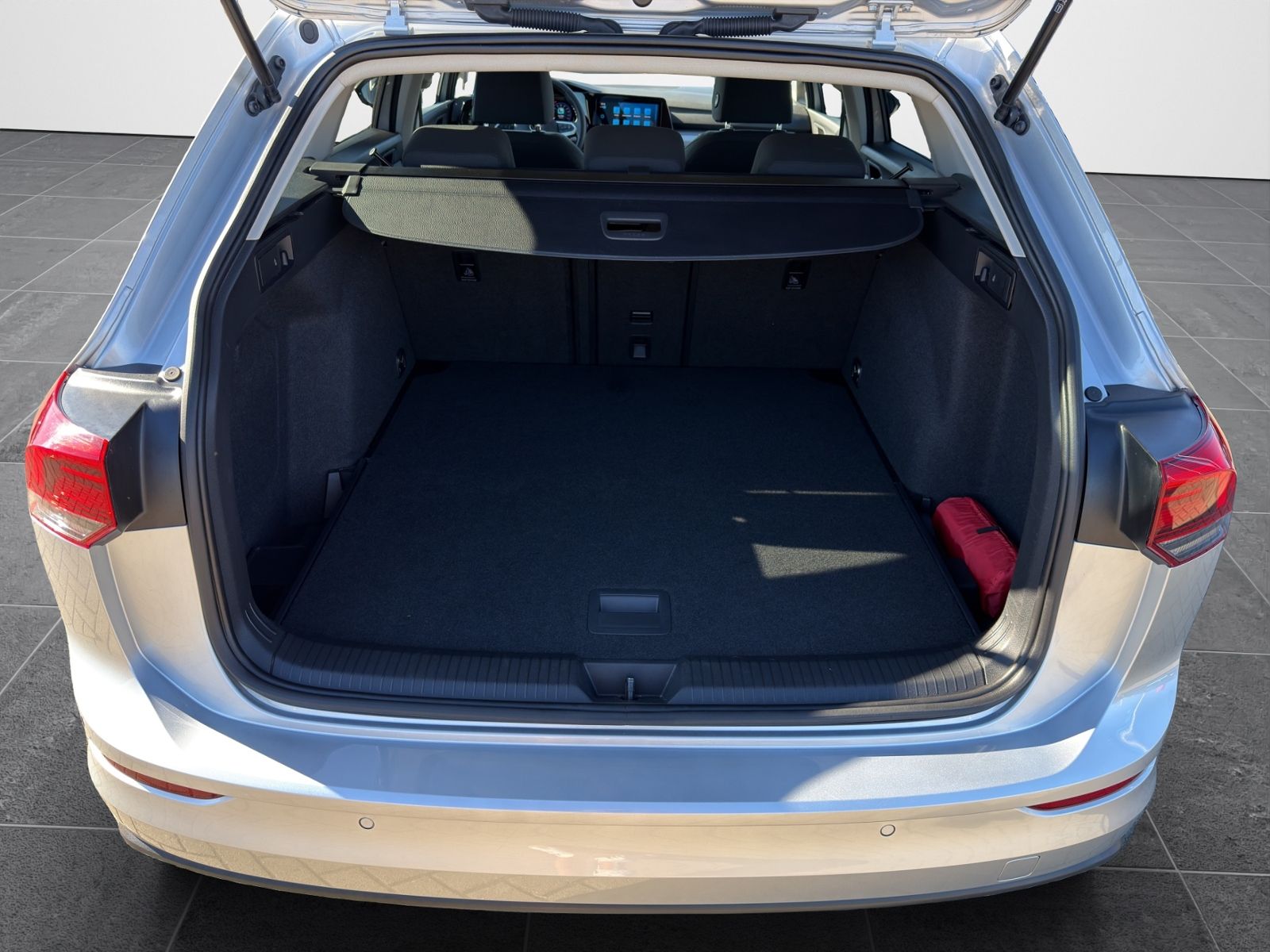 Volkswagen Golf Variant 2.0TDI Life LED/AHK/StHz/App/Navi/A foto 21