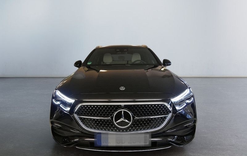 Mercedes-Benz E 300 de T-Modell mit EQ Hybrid Technologie AMG foto 2
