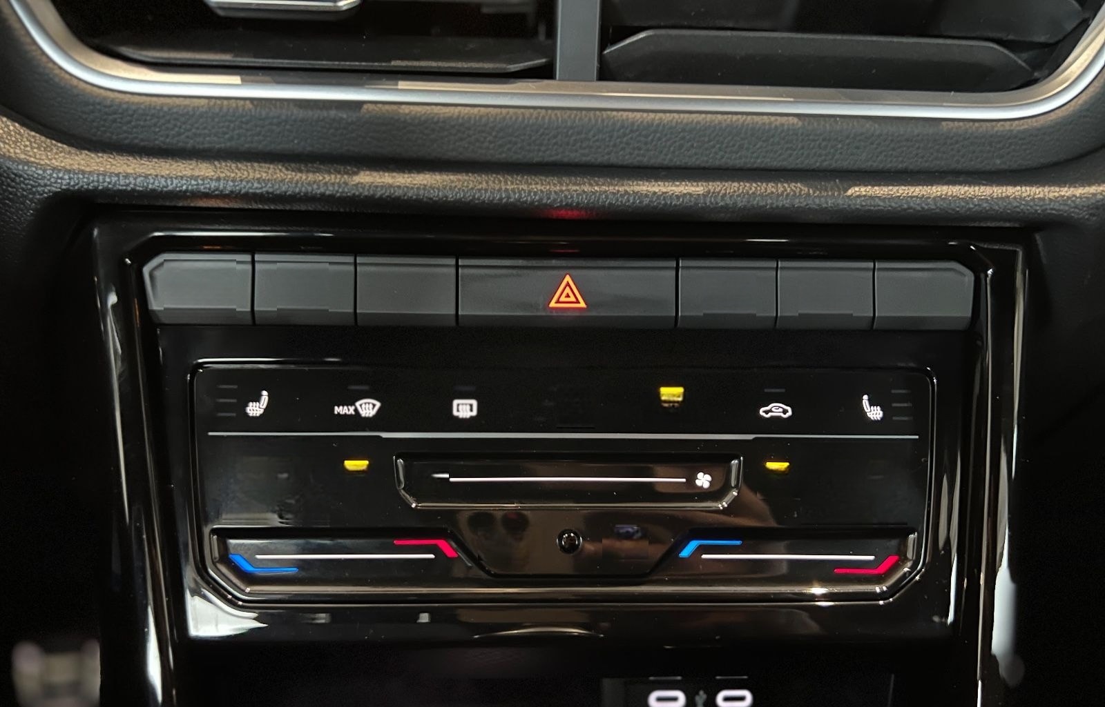 Volkswagen T-Roc R-Line/KAMERA/NAVI/AHK/LED-SCHEINWERFER foto 24