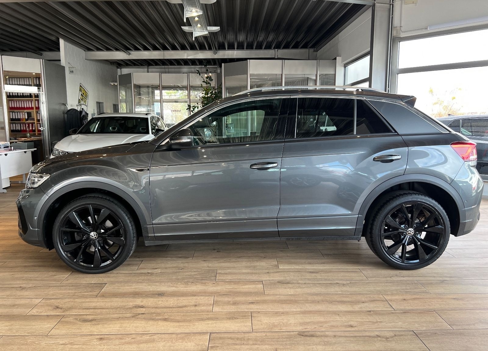 Volkswagen T-Roc R-Line/KAMERA/NAVI/AHK/LED-SCHEINWERFER foto 6