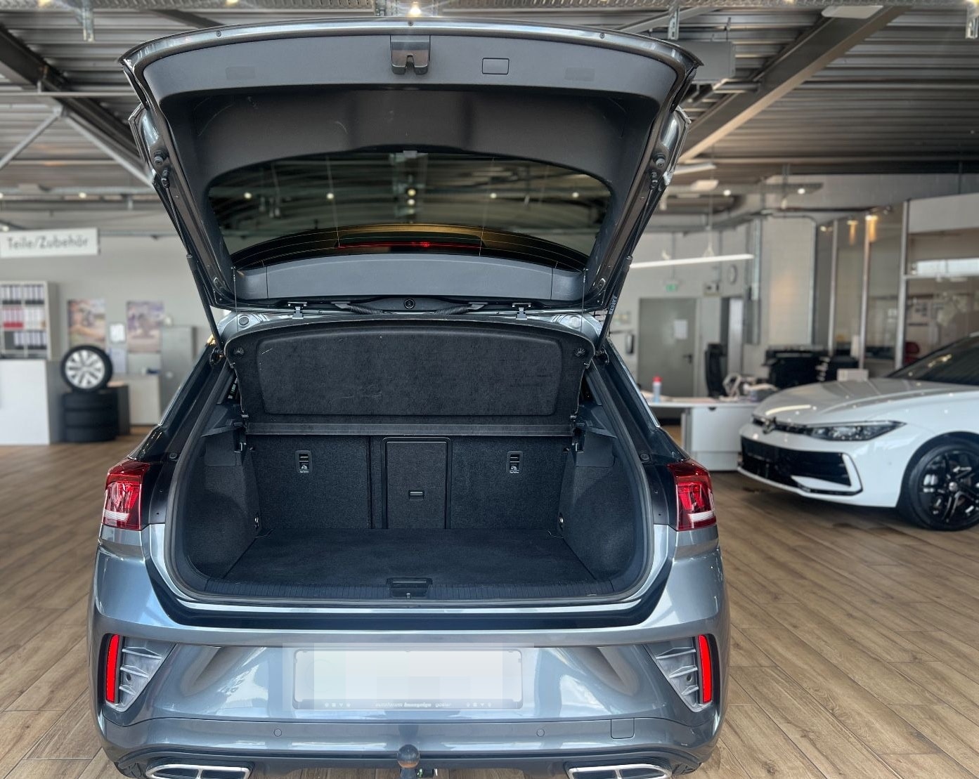 Volkswagen T-Roc R-Line/KAMERA/NAVI/AHK/LED-SCHEINWERFER foto 9