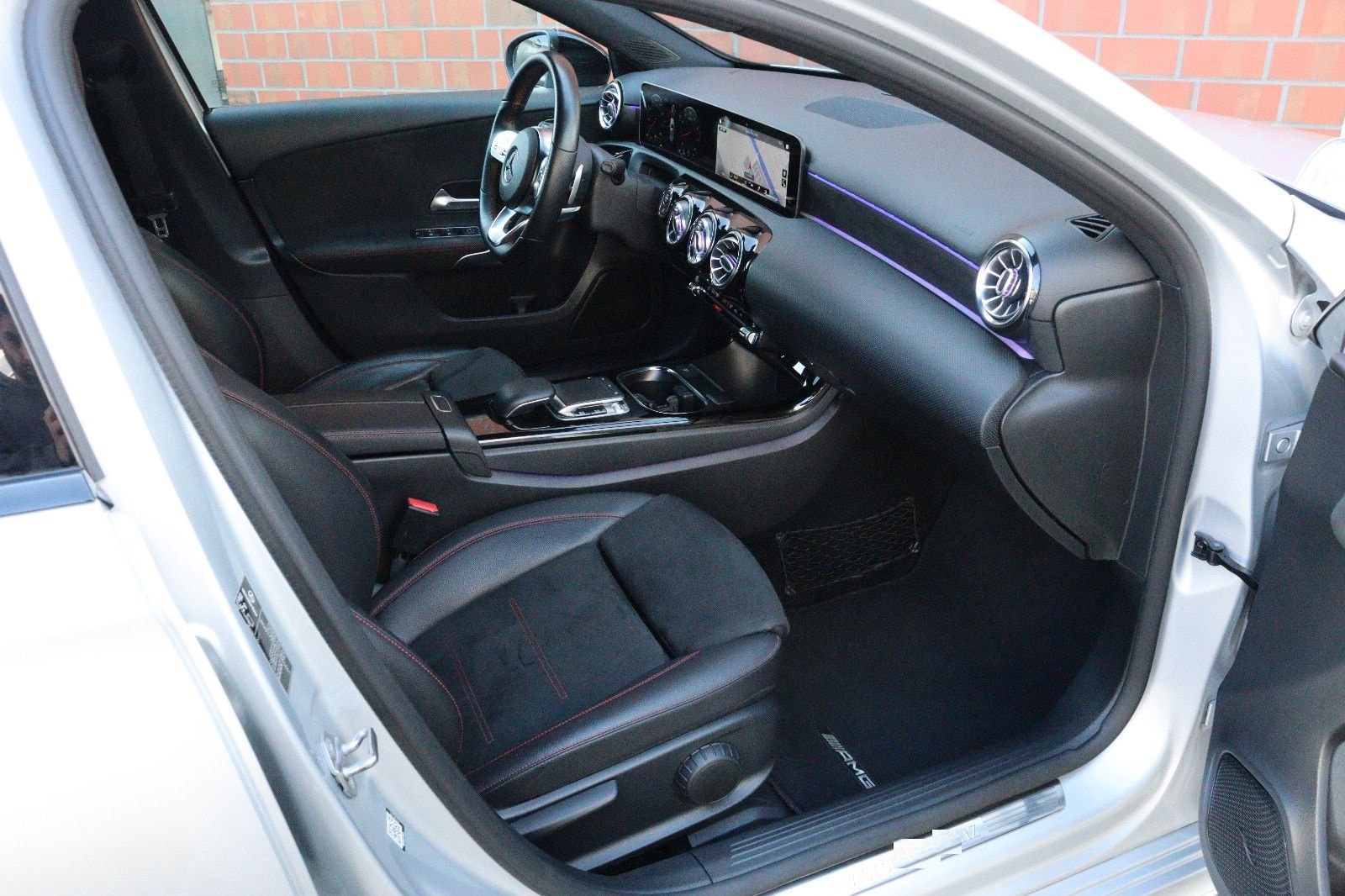 Mercedes-Benz A 250 AMG-Line LED Night-Paket Widescreen foto 10