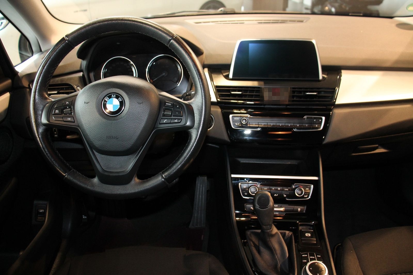 BMW 218 Active Tourer PDC Navi SHZ LED foto 11