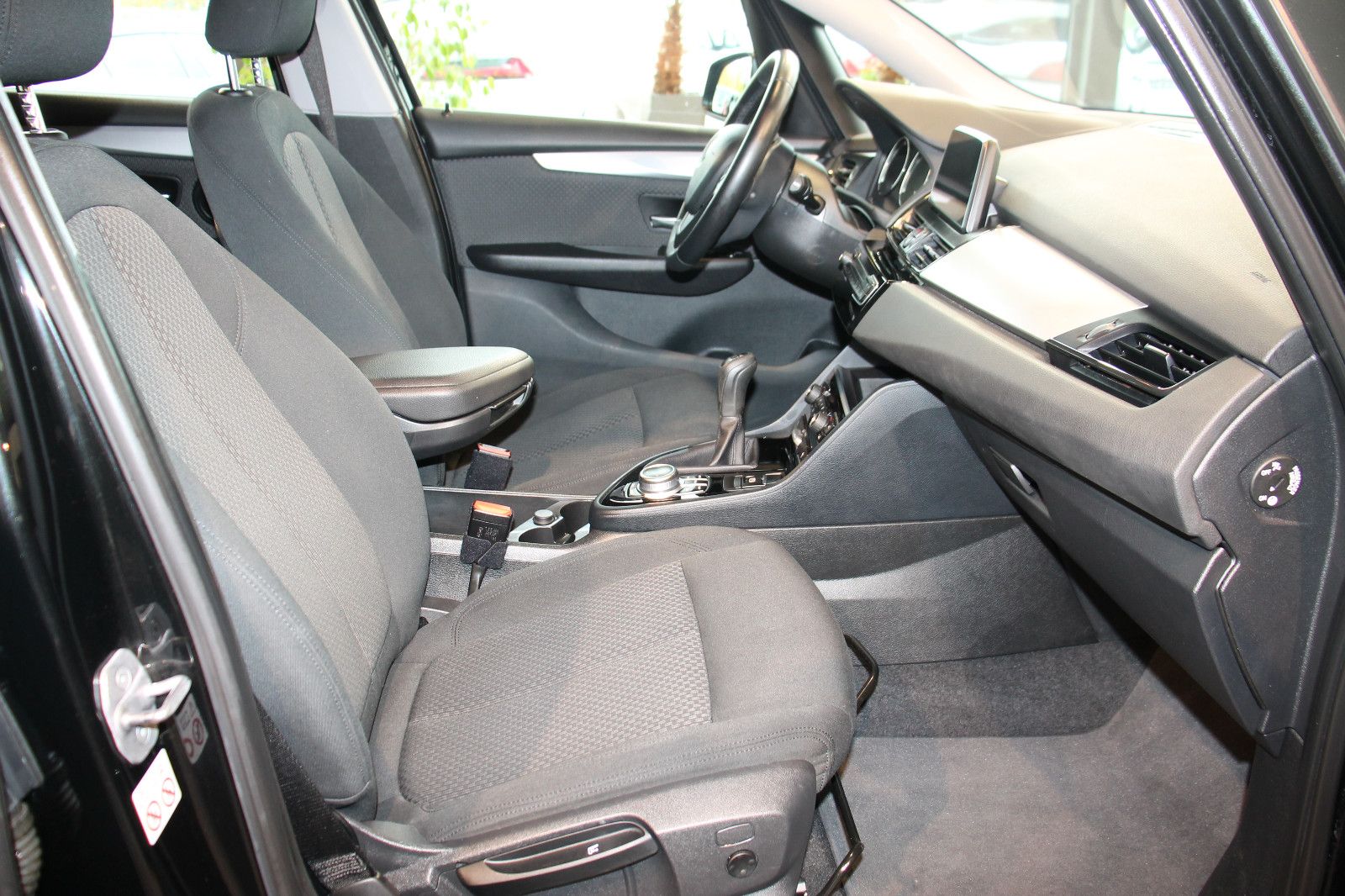 BMW 218 Active Tourer PDC Navi SHZ LED foto 13