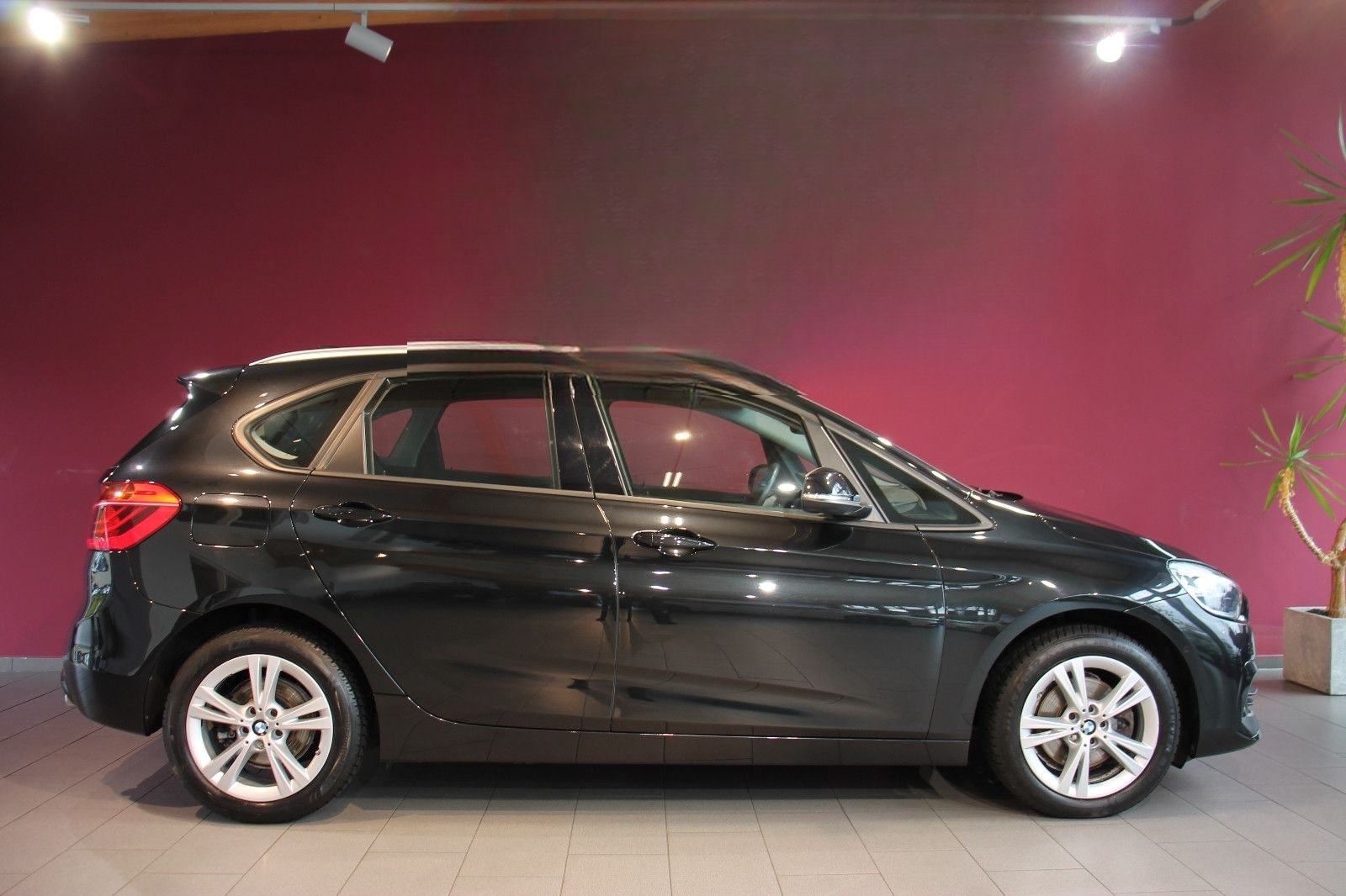 BMW 218 Active Tourer PDC Navi SHZ LED foto 7