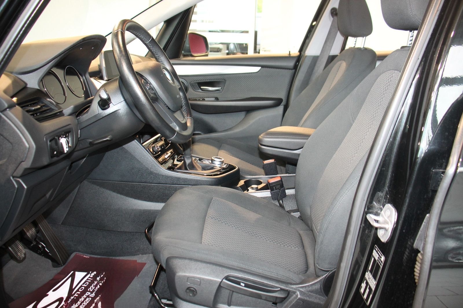 BMW 218 Active Tourer PDC Navi SHZ LED foto 8