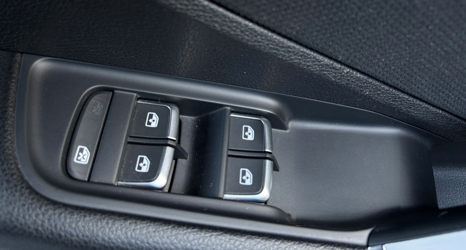 Audi Q2 30 TDI S line foto 17