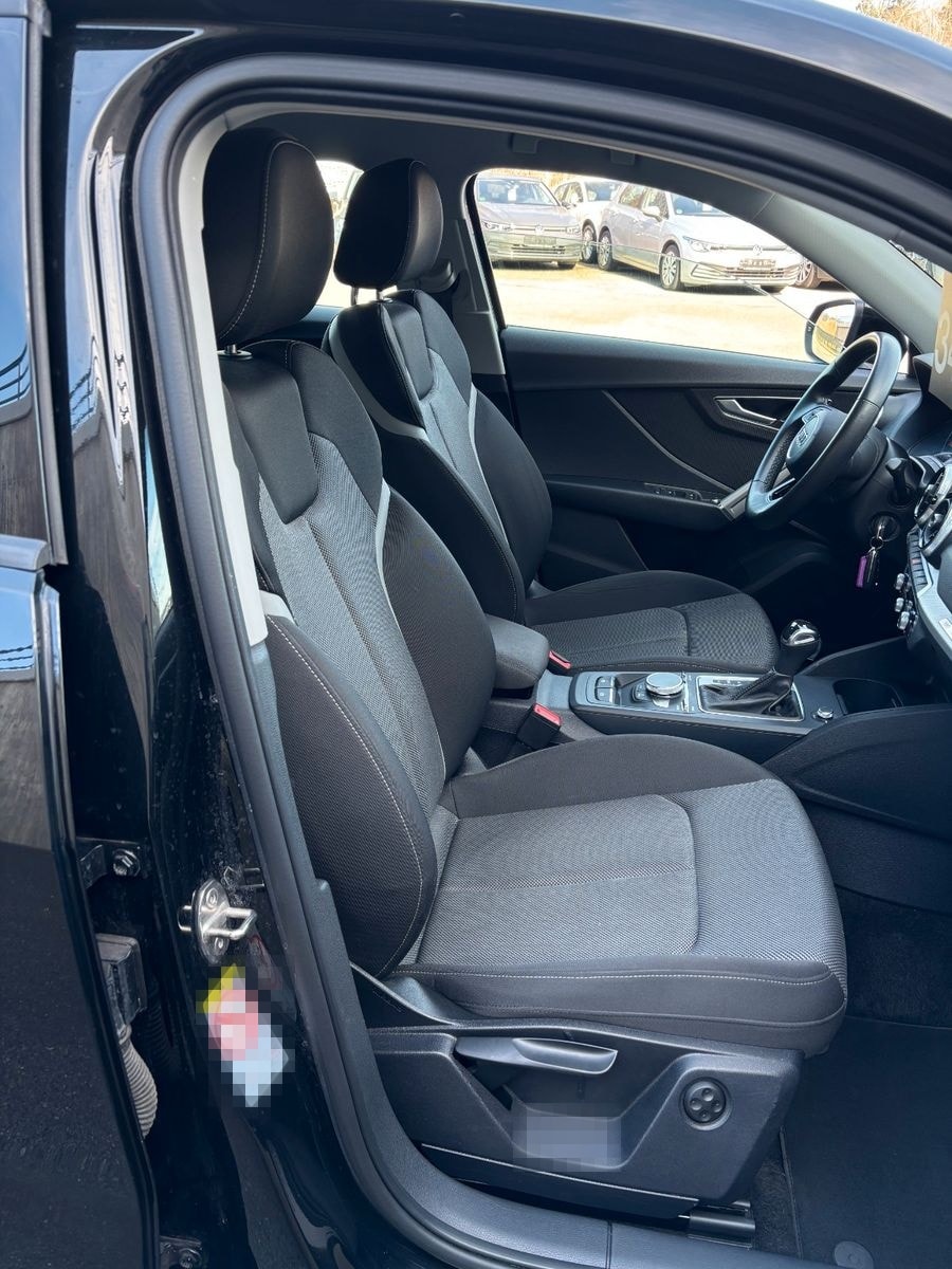 Audi Q2 30 TDI S line foto 21