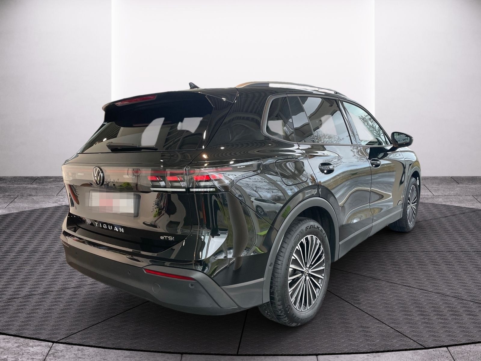 Volkswagen Tiguan 1.5 eTSI Goal MATRIX AHK ACC NAVI SIDE foto 6