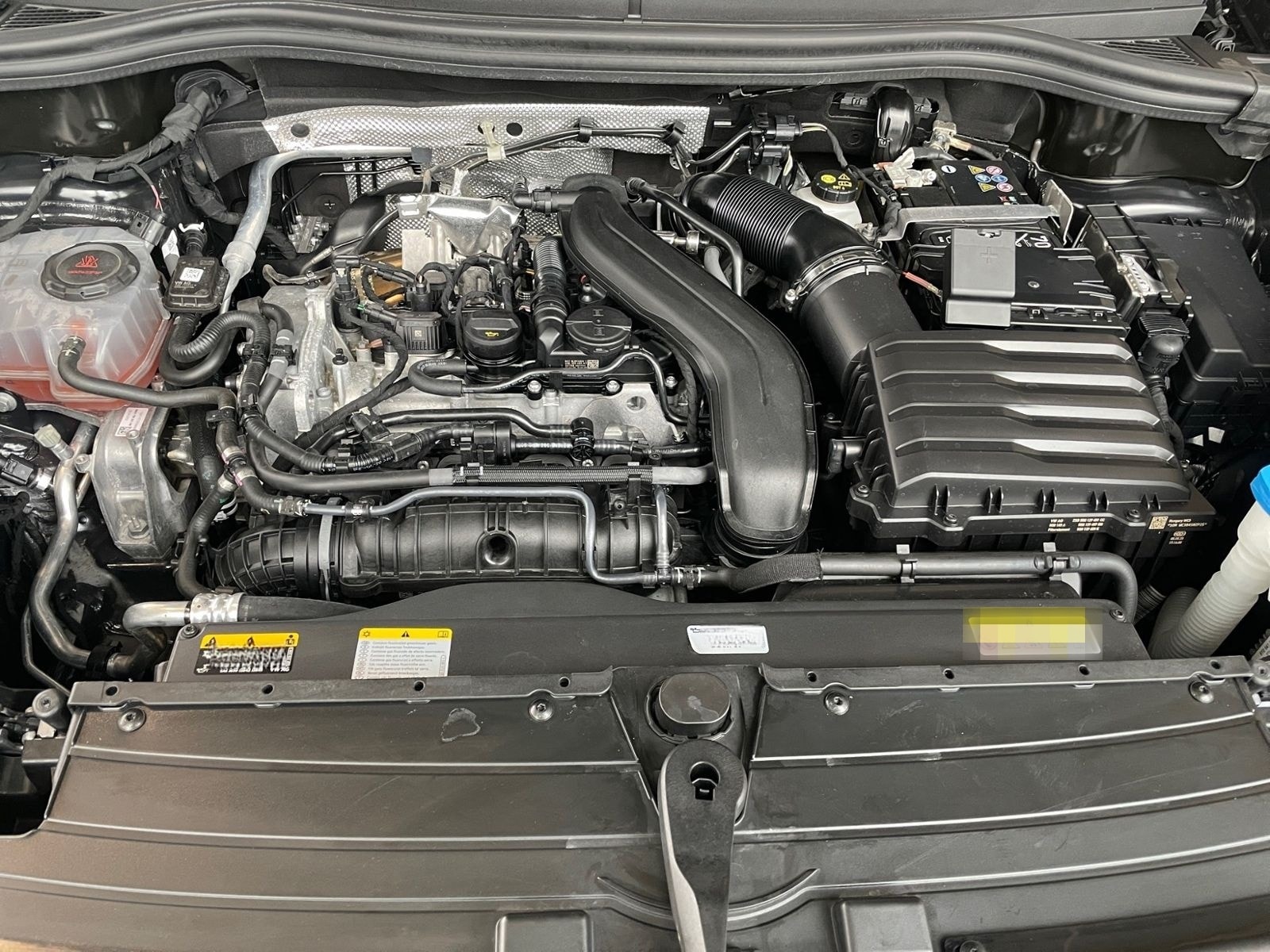 Volkswagen Tiguan 1.5 eTSI Goal MATRIX AHK ACC NAVI SIDE foto 8