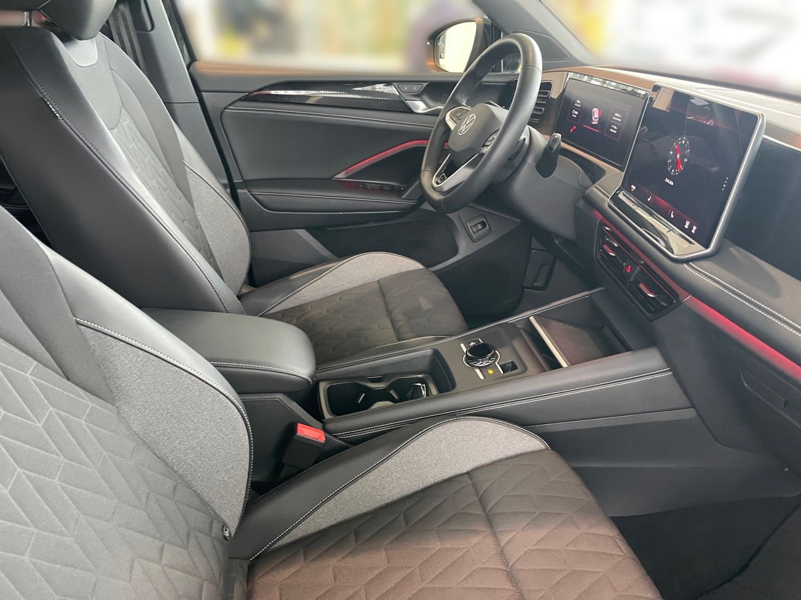 Volkswagen Tiguan 1.5 eTSI Goal MATRIX AHK ACC NAVI SIDE foto 10