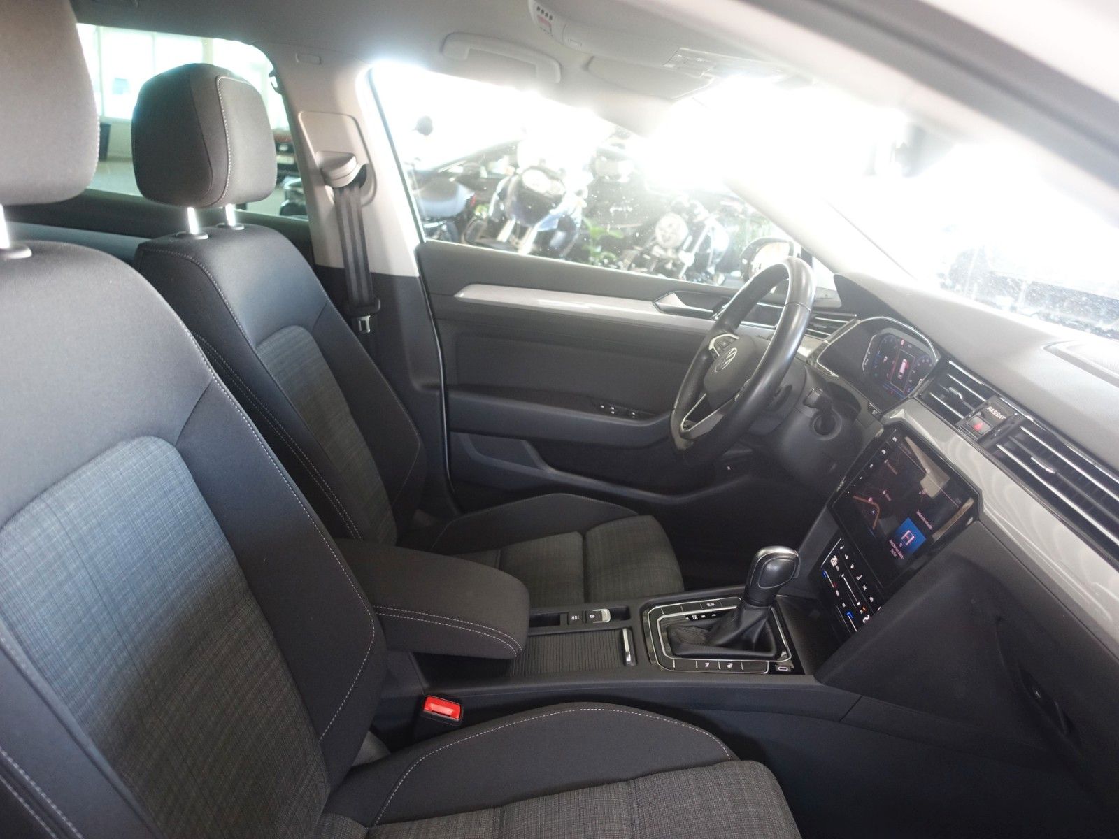 Volkswagen Passat Variant Business PLUS; NAV/ ACC/ KAM/ LED foto 10