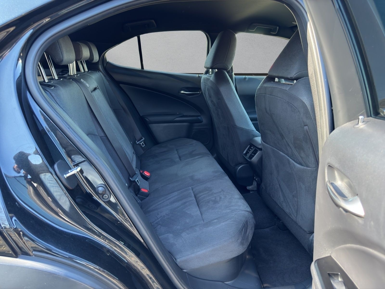 Lexus UX 250h Style SHZ Kamera Alu foto 17